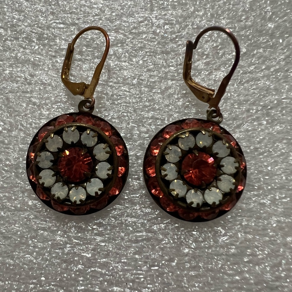 Beautiful Earing - Picture 2 of 3